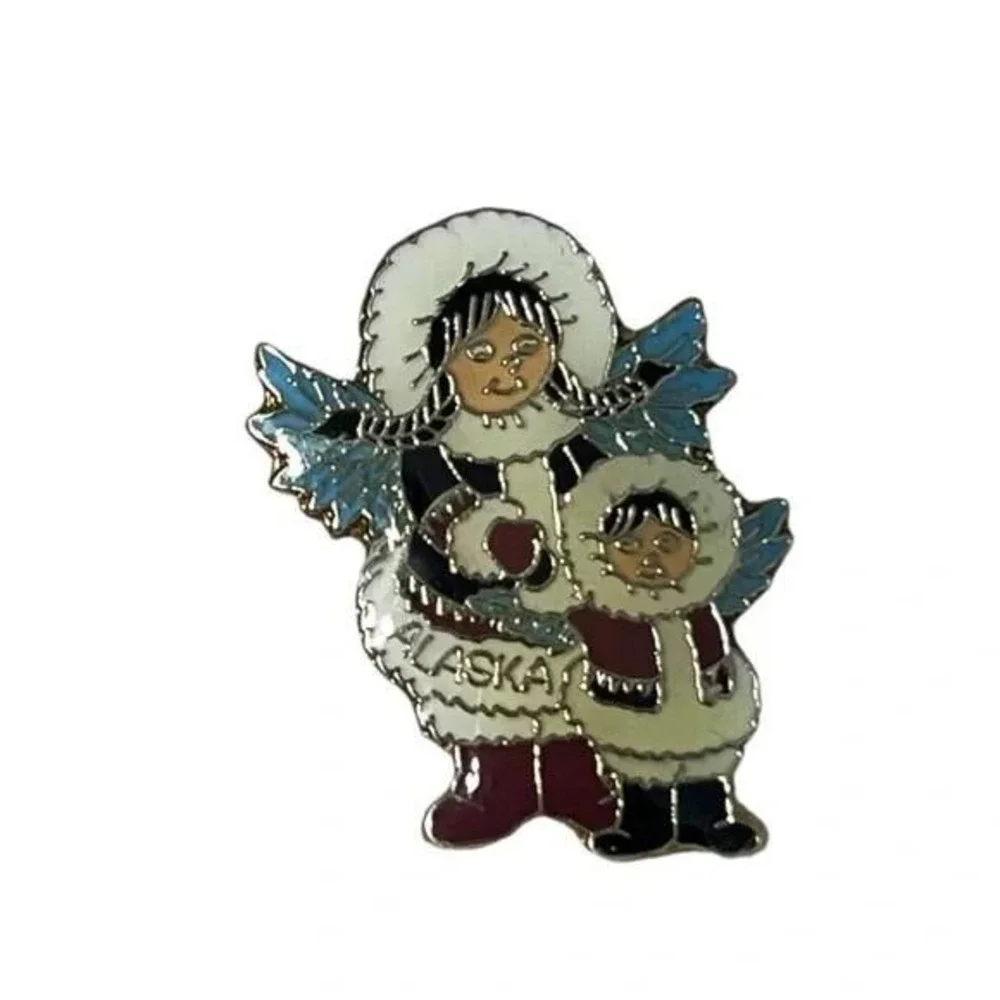 Alaska Mother Child Angel Eskimos Vintage Lapel Vest Hat Pin A27